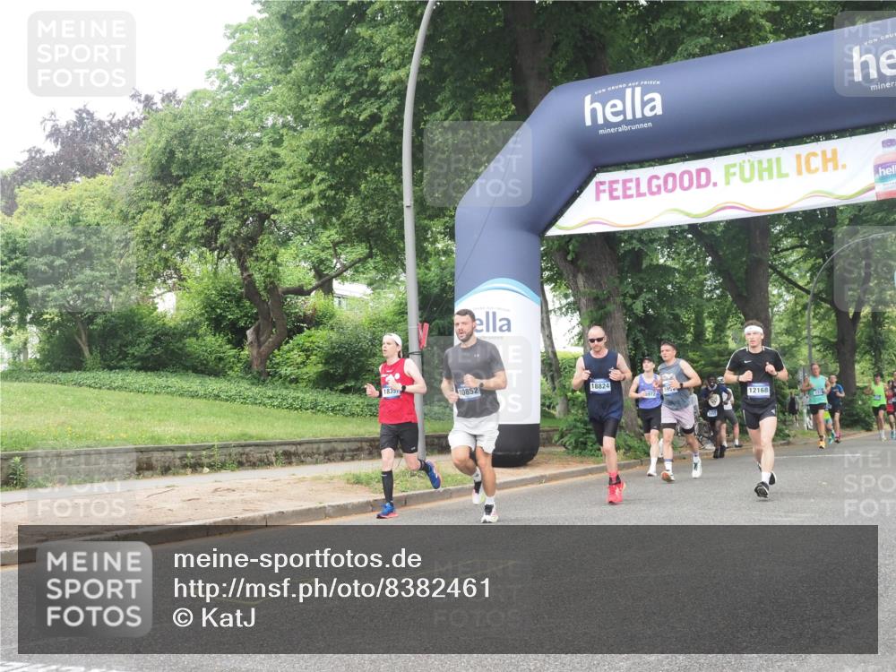 29.06.2025 - hella hamburg halbmarathon KatJ http://msf.ph/oto/8382461 29.06.2025 10:25:25 Zwischen KM18-KM19 1385, 2399, 3959, 6915, 7152, 7154 meine-sportfotos.de