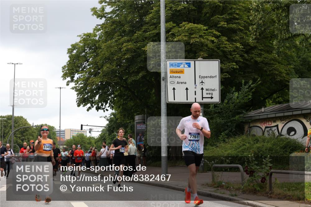 29.06.2025 - hella hamburg halbmarathon Yannick Fuchs http://msf.ph/oto/8382467 29.06.2025 10:54:59 20KM 1188, 1364, 1414, 1453, 1653, 1823, 2322, 2323, 2426, 2661, 3698, 5379, 5602, 5603, 5775, 6201, 6487, 6674, 6708, 6754, 6757, 6921, 7006, 7250, 7306, 7759, 7761, 8177, 8483, 8662, 9020, 9021, 9611, 9984, 10295, 11623, 11702, 11782, 12789, 12908, 13459, 13516, 15269, 16621, 17145, 17226, 17951, 17952, 18133, 18757, 19117, 19146, 19242 meine-sportfotos.de