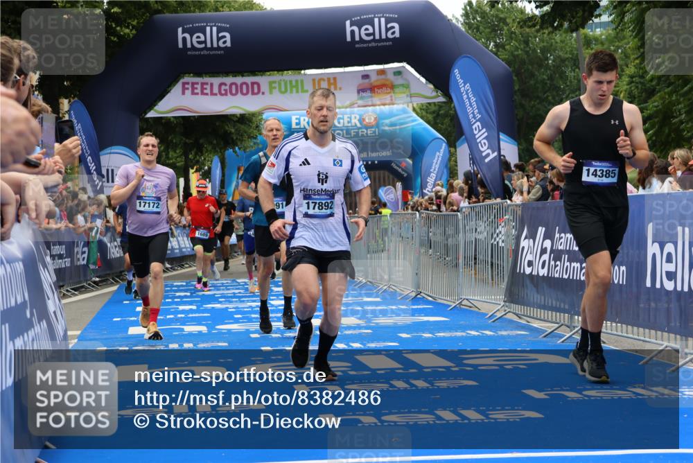29.06.2025 - hella hamburg halbmarathon Strokosch-Dieckow http://msf.ph/oto/8382486 29.06.2025 10:46:52 Ziel 1139, 1689, 4091, 10122, 11858, 13728, 13940, 14385, 14449, 14541, 14594, 15900, 16081, 17172, 17353, 17492, 17669, 17892, 17979, 19105 meine-sportfotos.de