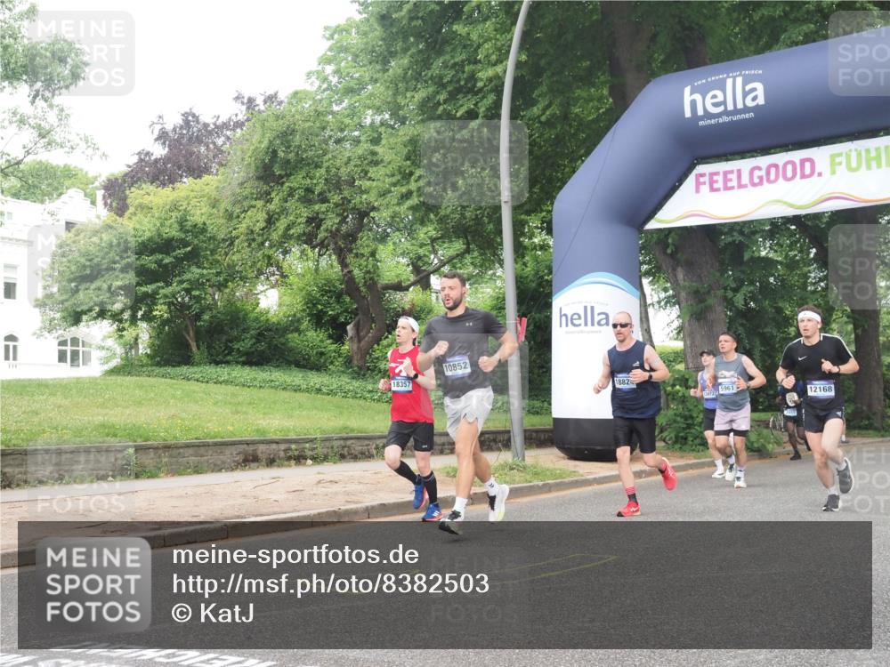 29.06.2025 - hella hamburg halbmarathon KatJ http://msf.ph/oto/8382503 29.06.2025 10:25:25 Zwischen KM18-KM19 1385, 2399, 3959, 6915, 7152, 7154 meine-sportfotos.de
