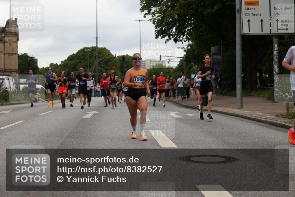 29.06.2025 - hella hamburg halbmarathon Yannick Fuchs http://msf.ph/oto/8382527 29.06.2025 10:55:00 20KM 1188, 1364, 1414, 1453, 1653, 1823, 2322, 2323, 2426, 2661, 3698, 5379, 5602, 5603, 5775, 6201, 6487, 6674, 6708, 6757, 6921, 7006, 7250, 7306, 7759, 7761, 8177, 8483, 8662, 9020, 9021, 9611, 9984, 10295, 11623, 11702, 11782, 12789, 12908, 13459, 13516, 15269, 16621, 17145, 17226, 17951, 17952, 18133, 18757, 19117, 19146, 19242 meine-sportfotos.de