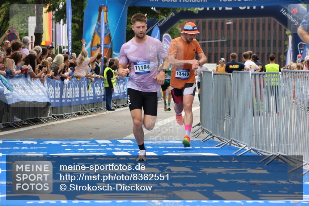29.06.2025 - hella hamburg halbmarathon Strokosch-Dieckow http://msf.ph/oto/8382551 29.06.2025 10:23:54 Ziel 7963, 9447, 10780, 11194, 12360, 13440, 14753 meine-sportfotos.de
