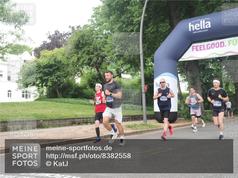 29.06.2025 - hella hamburg halbmarathon KatJ http://msf.ph/oto/8382558 29.06.2025 10:25:25 Zwischen KM18-KM19 1385, 2399, 3959, 6915, 7152, 7154 meine-sportfotos.de