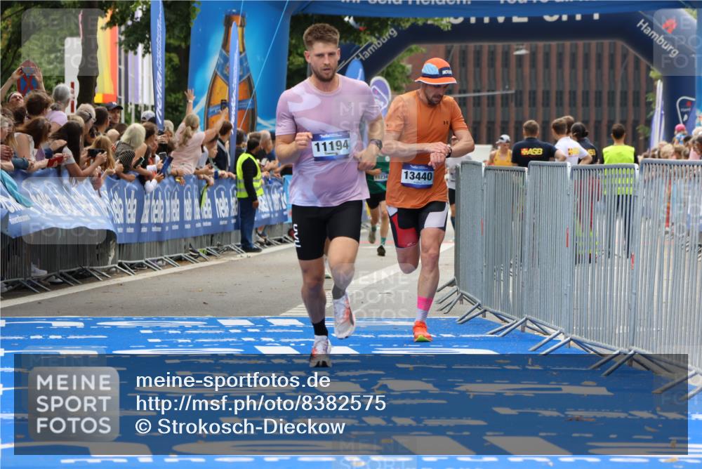 29.06.2025 - hella hamburg halbmarathon Strokosch-Dieckow http://msf.ph/oto/8382575 29.06.2025 10:23:54 Ziel 7963, 9447, 10780, 11194, 12360, 13440, 14753 meine-sportfotos.de