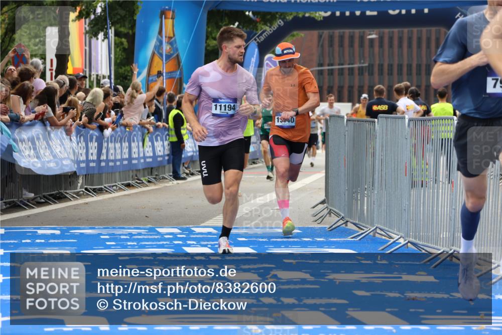 29.06.2025 - hella hamburg halbmarathon Strokosch-Dieckow http://msf.ph/oto/8382600 29.06.2025 10:23:54 Ziel 7963, 9447, 10780, 11194, 12360, 13440, 14753 meine-sportfotos.de