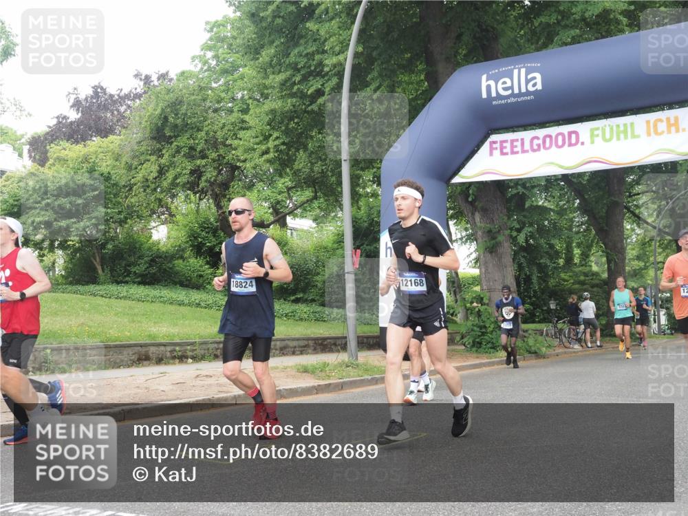 29.06.2025 - hella hamburg halbmarathon KatJ http://msf.ph/oto/8382689 29.06.2025 10:25:26 Zwischen KM18-KM19 1385, 2399, 3959, 5961, 6915, 7152, 7154 meine-sportfotos.de