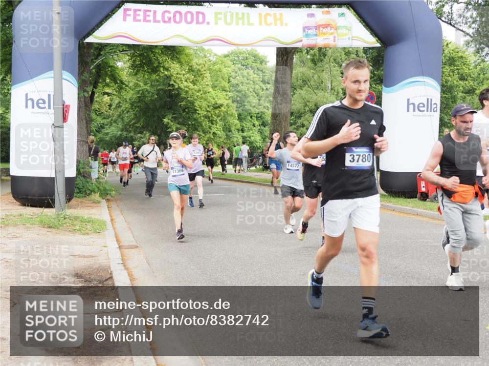 29.06.2025 - hella hamburg halbmarathon MichiJ http://msf.ph/oto/8382742 29.06.2025 10:46:45 Zwischen KM18-KM19 2426, 3780, 6327, 9741, 9985, 11366, 11937, 13993, 14471, 14577, 17304, 18063 meine-sportfotos.de