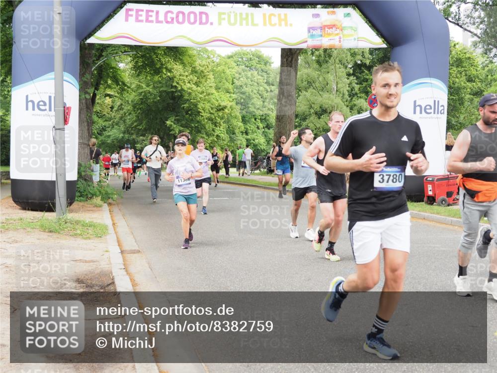 29.06.2025 - hella hamburg halbmarathon MichiJ http://msf.ph/oto/8382759 29.06.2025 10:46:45 Zwischen KM18-KM19 2426, 3780, 6327, 9741, 9985, 11366, 11937, 13993, 14471, 14577, 17304, 18063 meine-sportfotos.de