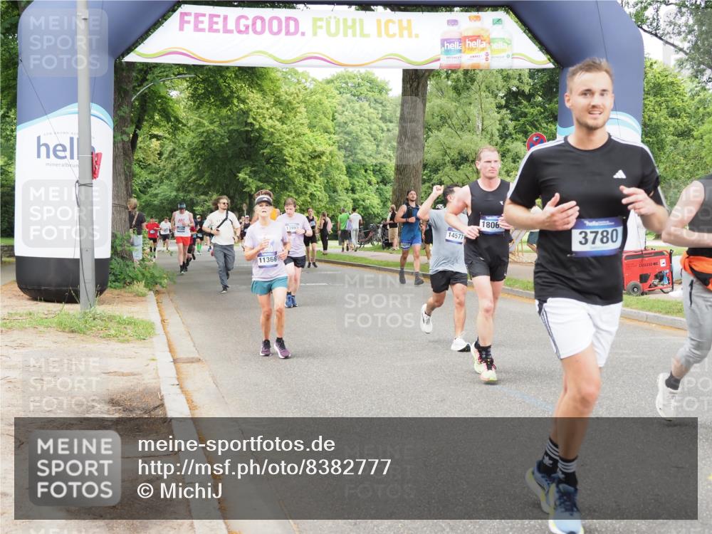 29.06.2025 - hella hamburg halbmarathon MichiJ http://msf.ph/oto/8382777 29.06.2025 10:46:45 Zwischen KM18-KM19 2426, 3780, 6327, 9741, 9985, 11366, 11937, 13993, 14471, 14577, 17304, 18063 meine-sportfotos.de