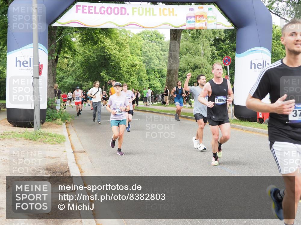 29.06.2025 - hella hamburg halbmarathon MichiJ http://msf.ph/oto/8382803 29.06.2025 10:46:45 Zwischen KM18-KM19 2426, 3780, 6327, 9741, 9985, 11366, 11937, 13993, 14471, 14577, 17304, 18063 meine-sportfotos.de