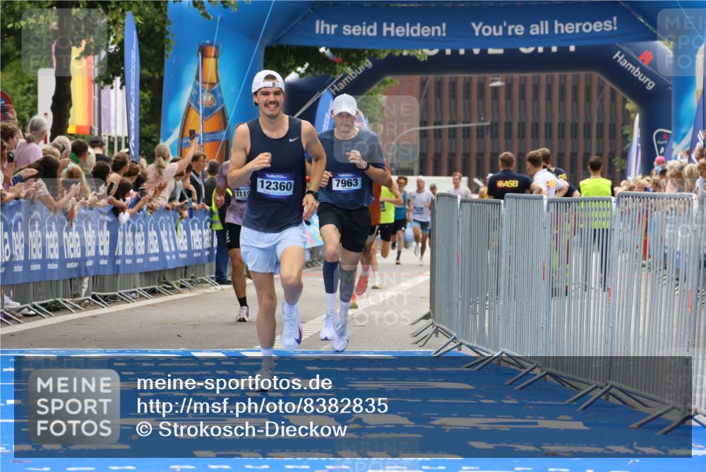 29.06.2025 - hella hamburg halbmarathon Strokosch-Dieckow http://msf.ph/oto/8382835 29.06.2025 10:23:51 Ziel 6699, 7963, 9447, 10780, 11194, 12360, 13440 meine-sportfotos.de