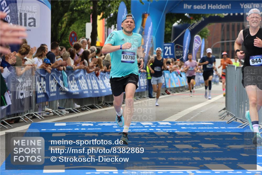 29.06.2025 - hella hamburg halbmarathon Strokosch-Dieckow http://msf.ph/oto/8382869 29.06.2025 10:23:46 Ziel 5301, 6699, 7963, 9151, 9447, 10780, 12360 meine-sportfotos.de