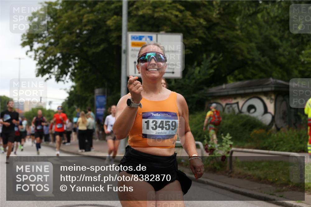 29.06.2025 - hella hamburg halbmarathon Yannick Fuchs http://msf.ph/oto/8382870 29.06.2025 10:55:02 20KM 1188, 1414, 1453, 1823, 2322, 2323, 2426, 2661, 3698, 5379, 5602, 5603, 5775, 6201, 6674, 6708, 6757, 6921, 7006, 7250, 7306, 7759, 7761, 8177, 8483, 8662, 9020, 9021, 9071, 9611, 9984, 10295, 11623, 11702, 11782, 12377, 12789, 12908, 13459, 13516, 15269, 16621, 17145, 17181, 17226, 17951, 18133, 18757, 19117, 19146, 19242 meine-sportfotos.de