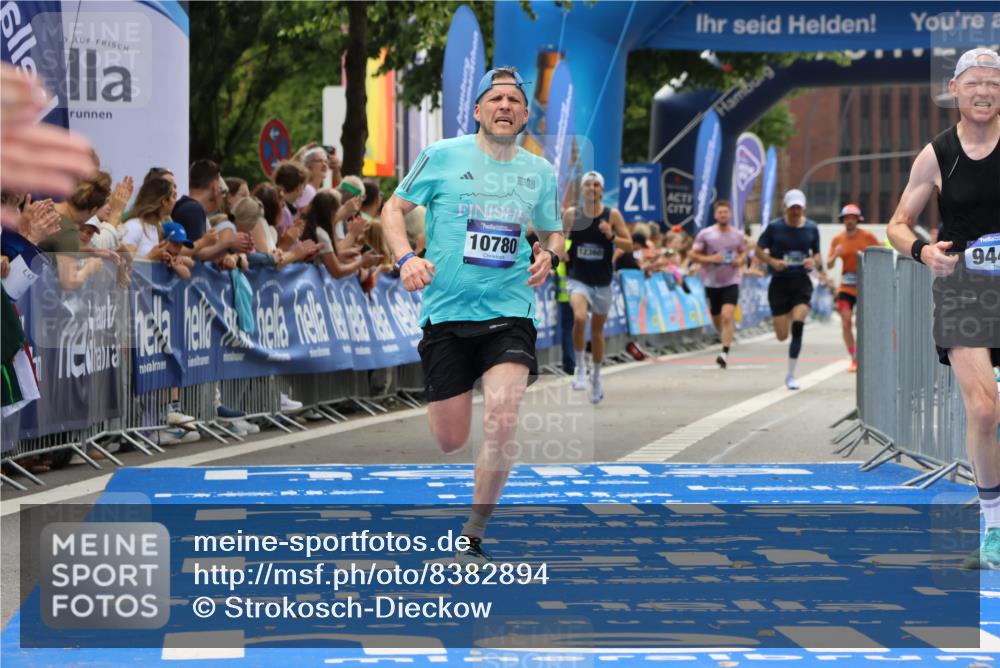 29.06.2025 - hella hamburg halbmarathon Strokosch-Dieckow http://msf.ph/oto/8382894 29.06.2025 10:23:46 Ziel 5301, 6699, 7963, 9151, 9447, 10780, 12360 meine-sportfotos.de