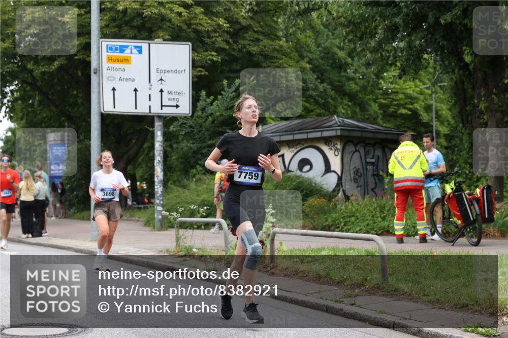 29.06.2025 - hella hamburg halbmarathon Yannick Fuchs http://msf.ph/oto/8382921 29.06.2025 10:55:02 20KM 1188, 1414, 1453, 1823, 2322, 2323, 2426, 2661, 3698, 5379, 5602, 5603, 5775, 6201, 6674, 6708, 6757, 6921, 7006, 7250, 7306, 7759, 7761, 8177, 8483, 8662, 9020, 9021, 9071, 9611, 9984, 10295, 11623, 11702, 11782, 12377, 12789, 12908, 13459, 13516, 15269, 16621, 17145, 17181, 17226, 17951, 18133, 18757, 19117, 19146, 19242 meine-sportfotos.de