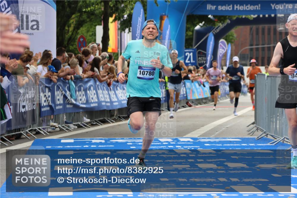 29.06.2025 - hella hamburg halbmarathon Strokosch-Dieckow http://msf.ph/oto/8382925 29.06.2025 10:23:46 Ziel 5301, 6699, 7963, 9151, 9447, 10780, 12360 meine-sportfotos.de