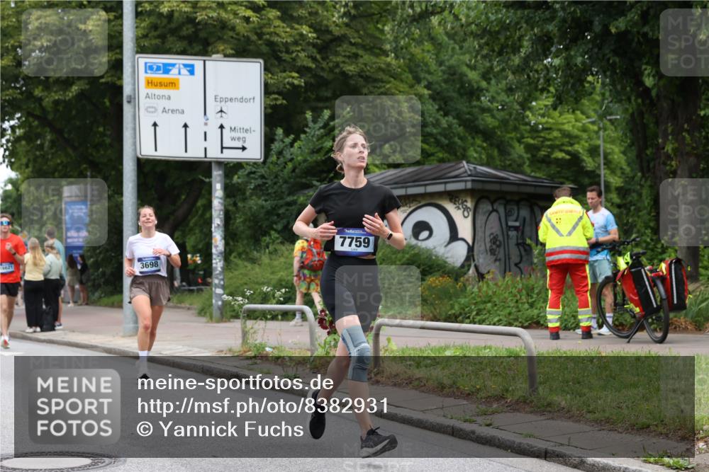 29.06.2025 - hella hamburg halbmarathon Yannick Fuchs http://msf.ph/oto/8382931 29.06.2025 10:55:02 20KM 1188, 1414, 1453, 1823, 2322, 2323, 2426, 2661, 3698, 5379, 5602, 5603, 5775, 6201, 6674, 6708, 6757, 6921, 7006, 7250, 7306, 7759, 7761, 8177, 8483, 8662, 9020, 9021, 9071, 9611, 9984, 10295, 11623, 11702, 11782, 12377, 12789, 12908, 13459, 13516, 15269, 16621, 17145, 17181, 17226, 17951, 18133, 18757, 19117, 19146, 19242 meine-sportfotos.de
