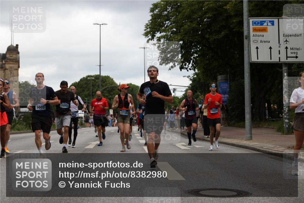 29.06.2025 - hella hamburg halbmarathon Yannick Fuchs http://msf.ph/oto/8382980 29.06.2025 10:55:03 20KM 1188, 1414, 1453, 1823, 2426, 2661, 3698, 5379, 5602, 5603, 5775, 6201, 6674, 6708, 6757, 6921, 7006, 7250, 7306, 7759, 7761, 8177, 8483, 8662, 9020, 9021, 9071, 9611, 9984, 10295, 11623, 11702, 11782, 12377, 12789, 12908, 13459, 13516, 13558, 15269, 16621, 17145, 17181, 17226, 17951, 18133, 18757, 19117, 19146, 19242 meine-sportfotos.de