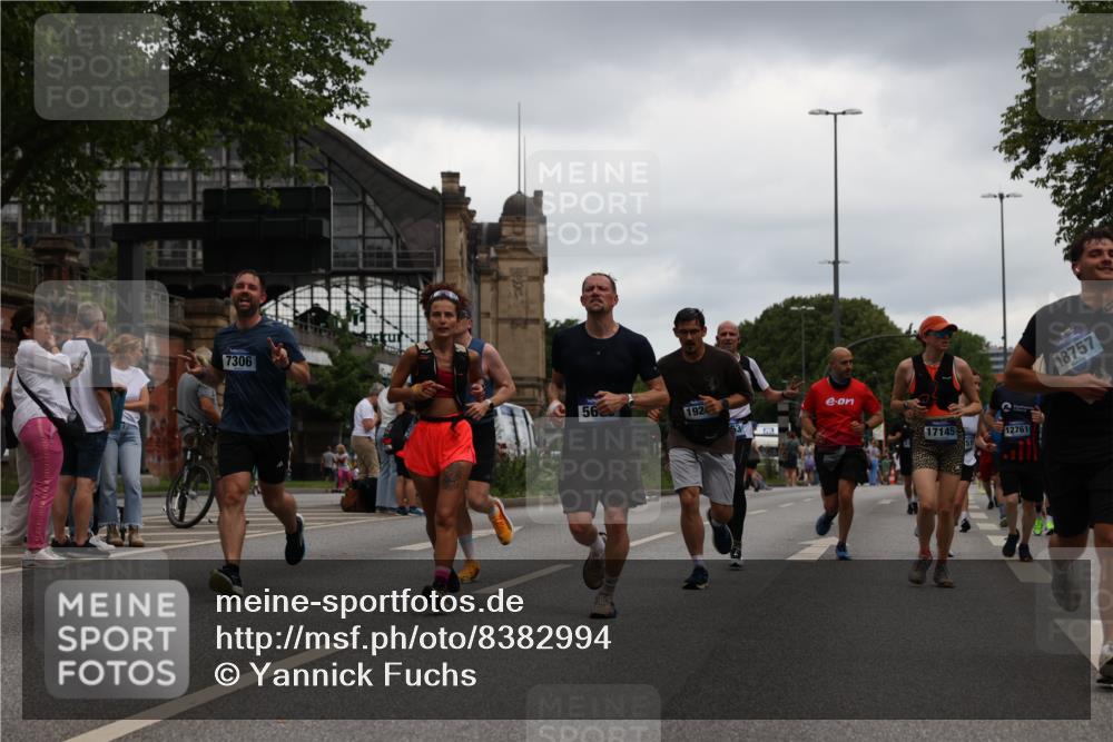 29.06.2025 - hella hamburg halbmarathon Yannick Fuchs http://msf.ph/oto/8382994 29.06.2025 10:55:04 20KM 1188, 1453, 1823, 2426, 2661, 3698, 5379, 5602, 5603, 5613, 5775, 6201, 6674, 6708, 6757, 6921, 7006, 7250, 7306, 7759, 7761, 8177, 8483, 8662, 9020, 9021, 9071, 9611, 9984, 10295, 11702, 12377, 12789, 12908, 13459, 13516, 13558, 15269, 16621, 17145, 17181, 17226, 17951, 18133, 18757, 19117, 19146, 19242 meine-sportfotos.de