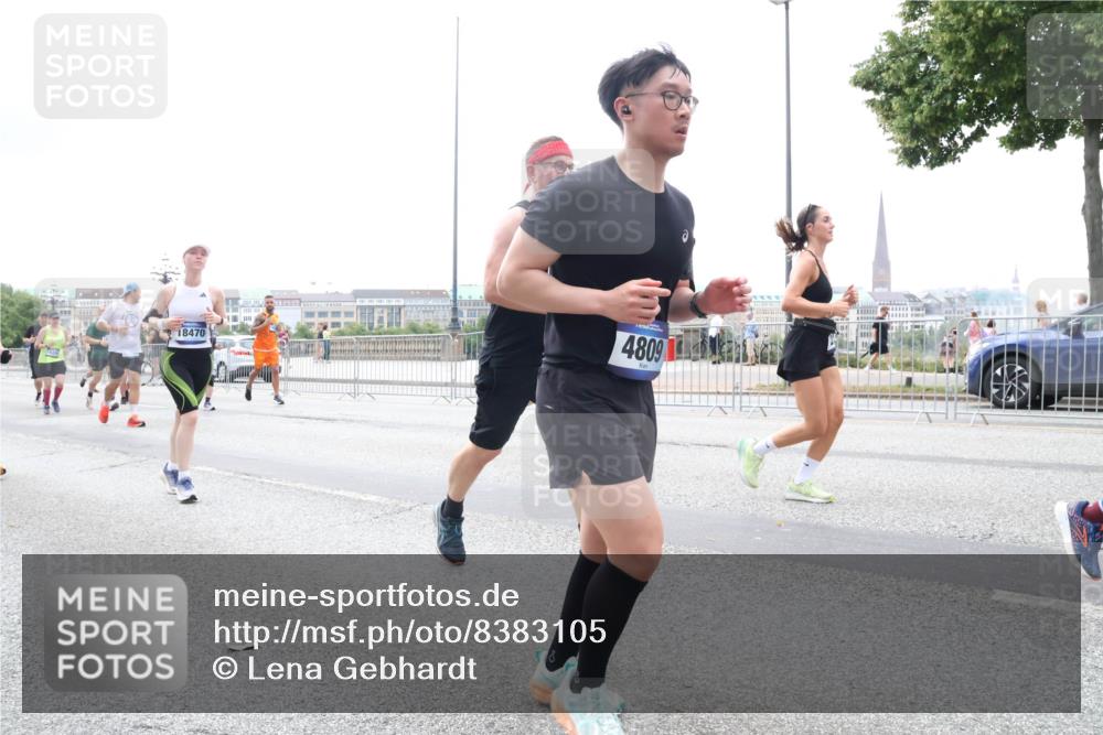 29.06.2025 - hella hamburg halbmarathon Lena Gebhardt http://msf.ph/oto/8383105 29.06.2025 10:49:37 Lombardsbrücke 18470, 4809, 1040, 1041, 1525, 1625, 1805, 1888, 2067, 2212, 2395, 2466, 2527, 2541, 2668, 2862, 2927, 2997, 3070, 3183, 3232, 3383, 3943, 4403, 4525, 4527, 4589, 4769, 4809, 4870, 5076, 5106, 5463, 5552, 5694, 6191, 6694, 6989, 7301, 7305, 7339, 7366, 7650, 7679, 7931, 7936, 8065, 8549, 9015, 9162, 9245, 9261, 10033, 10038, 10130, 10333, 10403, 10479, 10683, 10704, 10782, 10785, 11558, 11631, 12124, 12388, 13764, 14545, 14692 meine-sportfotos.de