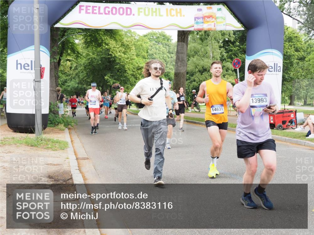 29.06.2025 - hella hamburg halbmarathon MichiJ http://msf.ph/oto/8383116 29.06.2025 10:46:49 Zwischen KM18-KM19 3780, 6327, 8481, 9741, 10271, 11366, 11937, 13993, 14471, 14577, 14631, 15269, 18063 meine-sportfotos.de