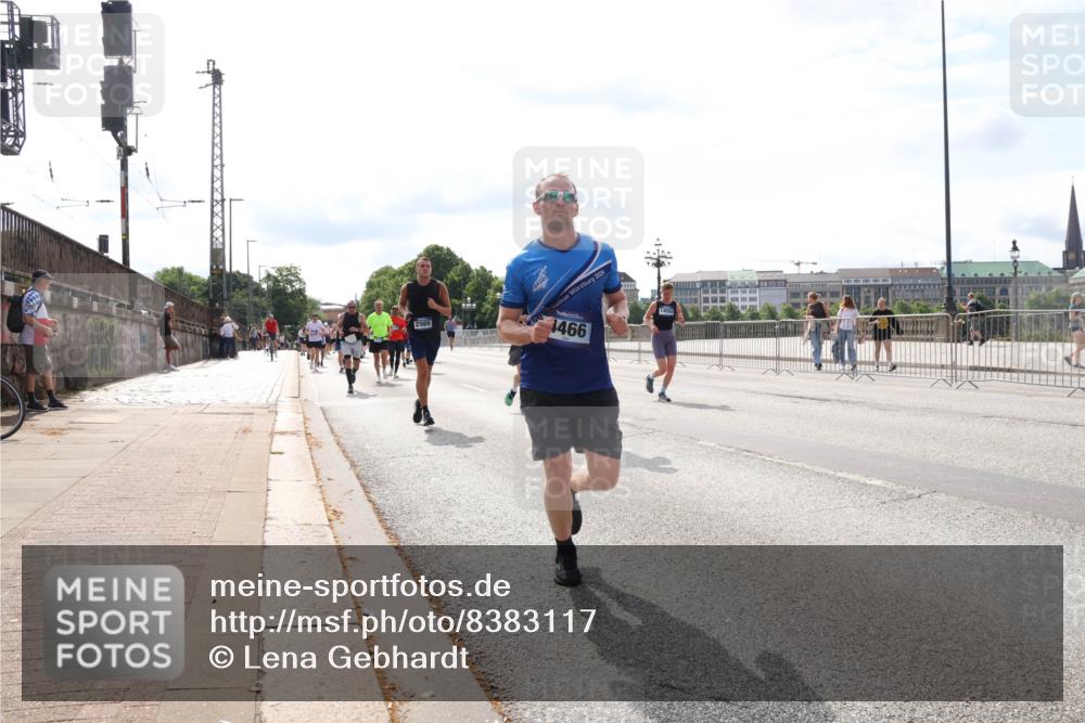 29.06.2025 - hella hamburg halbmarathon Lena Gebhardt http://msf.ph/oto/8383117 29.06.2025 10:15:39 Lombardsbrücke 2989, 2024, 1466, 1440, 1524, 2110, 2720, 2989, 3167, 3417, 3650, 4007, 4466, 4492, 4494, 5069, 5271, 5739, 5986, 6317, 6376, 6576, 7452, 7809, 7810, 7941, 7942, 8256, 8746, 8885, 9192, 9307, 9423, 9657, 9675, 9847, 9997, 10108, 10608, 10775, 10858, 11303, 11478, 11774, 11783, 12427, 12457, 12469, 12521, 13179, 13197, 13453, 13500, 13818, 13951, 14413, 14423, 14550, 14552, 15150, 15307, 15740 meine-sportfotos.de