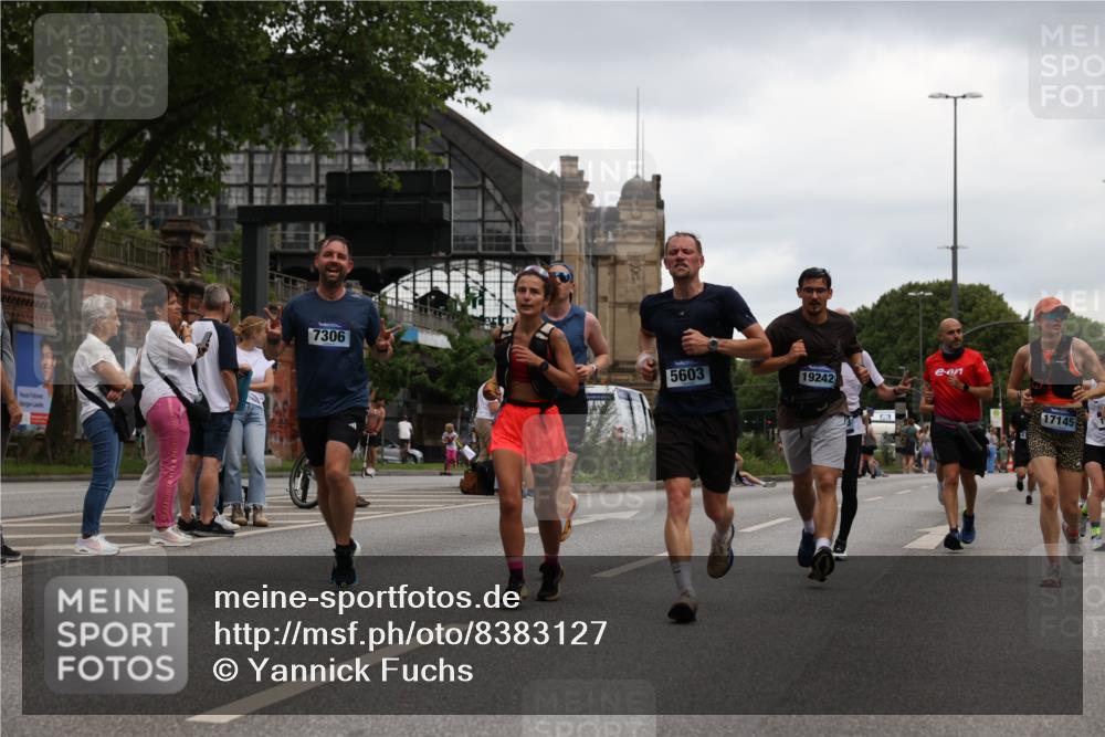 29.06.2025 - hella hamburg halbmarathon Yannick Fuchs http://msf.ph/oto/8383127 29.06.2025 10:55:04 20KM 1188, 1453, 1823, 2426, 2661, 3698, 5379, 5602, 5603, 5613, 5775, 6201, 6674, 6708, 6757, 6921, 7006, 7250, 7306, 7759, 7761, 8177, 8483, 8662, 9020, 9021, 9071, 9611, 9984, 10295, 11702, 12377, 12789, 12908, 13459, 13516, 13558, 15269, 16621, 17145, 17181, 17226, 17951, 18133, 18757, 19117, 19146, 19242 meine-sportfotos.de