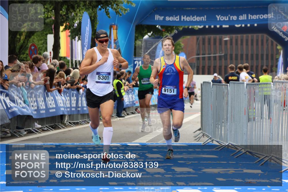 29.06.2025 - hella hamburg halbmarathon Strokosch-Dieckow http://msf.ph/oto/8383139 29.06.2025 10:23:40 Ziel 5301, 6699, 7834, 9151, 10780 meine-sportfotos.de