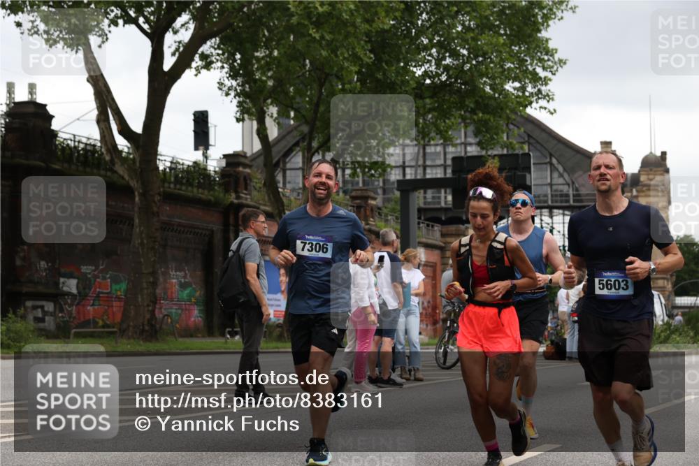 29.06.2025 - hella hamburg halbmarathon Yannick Fuchs http://msf.ph/oto/8383161 29.06.2025 10:55:05 20KM 1188, 1453, 1823, 2426, 2661, 3698, 5379, 5602, 5603, 5613, 5775, 6201, 6674, 6708, 6921, 7006, 7250, 7306, 7759, 7761, 8177, 8483, 8662, 9020, 9021, 9071, 9611, 9984, 10295, 10882, 12377, 12789, 12908, 13459, 13516, 13558, 16621, 17145, 17181, 17226, 17670, 17951, 18133, 18757, 19117, 19146, 19242 meine-sportfotos.de