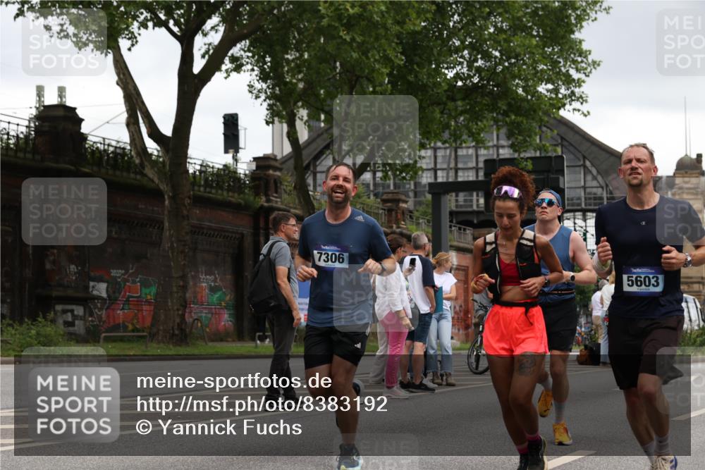 29.06.2025 - hella hamburg halbmarathon Yannick Fuchs http://msf.ph/oto/8383192 29.06.2025 10:55:05 20KM 1188, 1453, 1823, 2426, 2661, 3698, 5379, 5602, 5603, 5613, 5775, 6201, 6674, 6708, 6921, 7006, 7250, 7306, 7759, 7761, 8177, 8483, 8662, 9020, 9021, 9071, 9611, 9984, 10295, 10882, 12377, 12789, 12908, 13459, 13516, 13558, 16621, 17145, 17181, 17226, 17670, 17951, 18133, 18757, 19117, 19146, 19242 meine-sportfotos.de