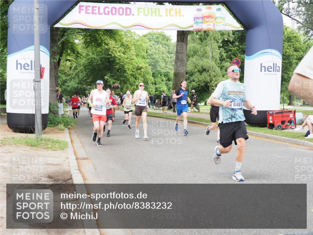 29.06.2025 - hella hamburg halbmarathon MichiJ http://msf.ph/oto/8383232 29.06.2025 10:46:50 Zwischen KM18-KM19 3780, 6327, 8481, 8531, 9741, 10271, 11366, 13993, 14471, 14577, 14631, 15269, 18063, 18624 meine-sportfotos.de