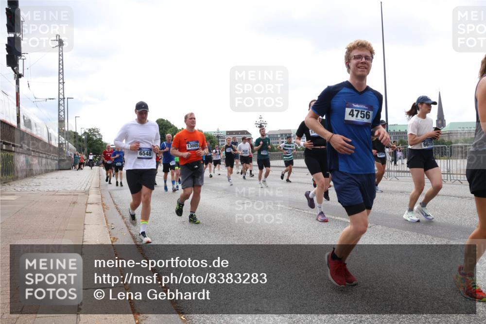 29.06.2025 - hella hamburg halbmarathon Lena Gebhardt http://msf.ph/oto/8383283 29.06.2025 10:40:23 Lombardsbrücke 5113, 6548, 13005, 11717, 4756, 12444, 6673, 1018, 1037, 1058, 1076, 1291, 1586, 1691, 1899, 2019, 2042, 2109, 2206, 2254, 2515, 2572, 2762, 2763, 2866, 2888, 3237, 3293, 3295, 3515, 3607, 3808, 3810, 4173, 4271, 4411, 4471, 4612, 4756, 4906, 5059, 5113, 5229, 5263, 5351, 5352, 5654, 5702, 5877, 5901, 5975, 6076, 6097, 6229, 6278, 6280, 6363, 6463, 6548, 6673, 6698, 6750, 6866, 6876, 6890, 6920, 7108, 7174, 7455, 7456, 7675, 7850, 7956, 8307, 8378, 8391 meine-sportfotos.de