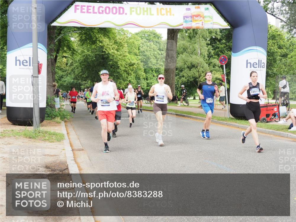 29.06.2025 - hella hamburg halbmarathon MichiJ http://msf.ph/oto/8383288 29.06.2025 10:46:51 Zwischen KM18-KM19 3780, 6327, 7476, 8481, 8531, 9741, 10271, 11366, 13993, 14471, 14577, 14631, 15269, 18063, 18624 meine-sportfotos.de