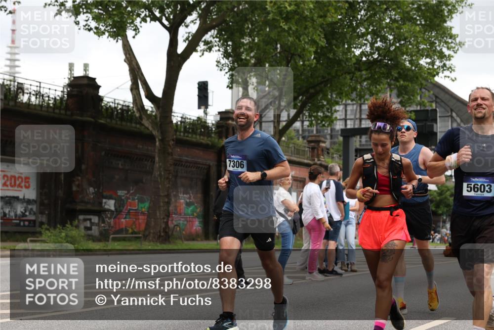 29.06.2025 - hella hamburg halbmarathon Yannick Fuchs http://msf.ph/oto/8383298 29.06.2025 10:55:05 20KM 1188, 1453, 1823, 2426, 2661, 3698, 5379, 5602, 5603, 5613, 5775, 6201, 6674, 6708, 6921, 7006, 7250, 7306, 7759, 7761, 8177, 8483, 8662, 9020, 9021, 9071, 9611, 9984, 10295, 10882, 12377, 12789, 12908, 13459, 13516, 13558, 16621, 17145, 17181, 17226, 17670, 17951, 18133, 18757, 19117, 19146, 19242 meine-sportfotos.de