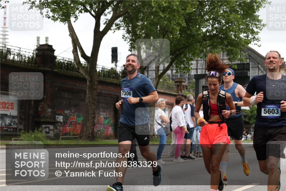 29.06.2025 - hella hamburg halbmarathon Yannick Fuchs http://msf.ph/oto/8383329 29.06.2025 10:55:05 20KM 1188, 1453, 1823, 2426, 2661, 3698, 5379, 5602, 5603, 5613, 5775, 6201, 6674, 6708, 6921, 7006, 7250, 7306, 7759, 7761, 8177, 8483, 8662, 9020, 9021, 9071, 9611, 9984, 10295, 10882, 12377, 12789, 12908, 13459, 13516, 13558, 16621, 17145, 17181, 17226, 17670, 17951, 18133, 18757, 19117, 19146, 19242 meine-sportfotos.de