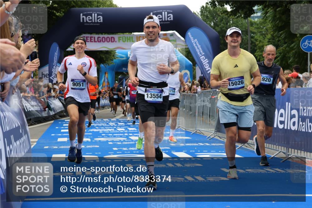29.06.2025 - hella hamburg halbmarathon Strokosch-Dieckow http://msf.ph/oto/8383374 29.06.2025 10:46:37 Ziel 1920, 1942, 3976, 5459, 6630, 8482, 9051, 9232, 9529, 13525, 13554, 15026, 15133, 15206, 15714, 16175, 17281, 17461, 17743, 17865, 18297, 18882, 19128 meine-sportfotos.de