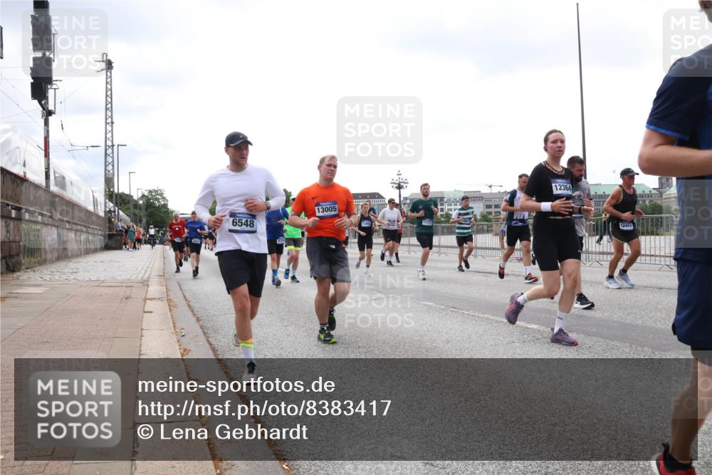 29.06.2025 - hella hamburg halbmarathon Lena Gebhardt http://msf.ph/oto/8383417 29.06.2025 10:40:24 Lombardsbrücke 5103, 6548, 13005, 11717, 12364, 12444, 1018, 1037, 1058, 1076, 1291, 1586, 1691, 1899, 2019, 2042, 2109, 2206, 2254, 2515, 2572, 2762, 2763, 2866, 2888, 3237, 3293, 3295, 3515, 3607, 3808, 3810, 4173, 4271, 4411, 4471, 4612, 4756, 4906, 5059, 5113, 5229, 5263, 5351, 5352, 5654, 5702, 5877, 5901, 5975, 6076, 6097, 6229, 6278, 6280, 6363, 6463, 6548, 6673, 6698, 6750, 6866, 6876, 6890, 6920, 7108, 7174, 7455, 7456, 7675, 7850, 7956, 8307, 8378, 8391 meine-sportfotos.de
