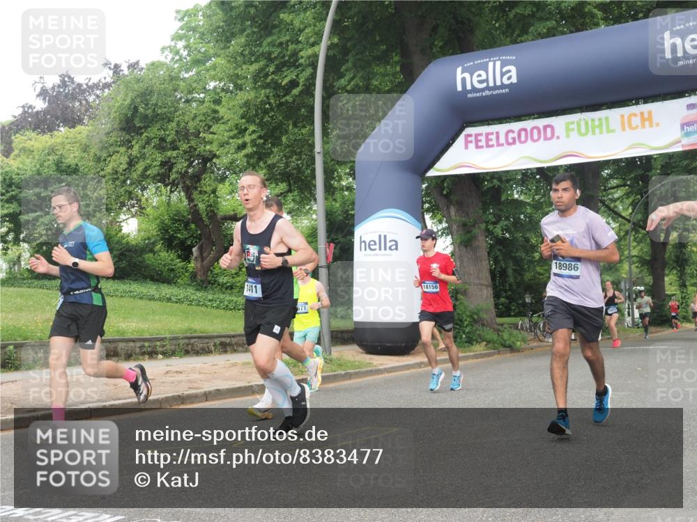 29.06.2025 - hella hamburg halbmarathon KatJ http://msf.ph/oto/8383477 29.06.2025 10:25:32 Zwischen KM18-KM19 1411, 1571, 3959, 5315, 5961, 8362 meine-sportfotos.de
