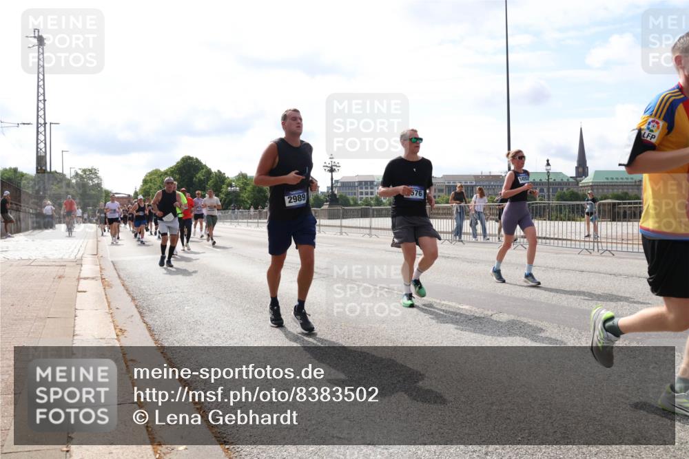 29.06.2025 - hella hamburg halbmarathon Lena Gebhardt http://msf.ph/oto/8383502 29.06.2025 10:15:41 Lombardsbrücke 2989, 576, 14552, 1440, 1524, 2076, 2110, 2720, 2989, 3167, 3417, 3650, 4007, 4466, 4492, 4494, 5069, 5271, 5739, 5986, 6376, 6576, 7452, 7809, 7810, 7897, 7941, 7942, 8256, 8746, 8885, 9192, 9307, 9423, 9657, 9675, 9847, 9997, 10108, 10608, 10775, 10858, 11113, 11303, 11478, 11774, 11783, 11818, 12427, 12457, 12469, 12521, 13179, 13197, 13453, 13500, 13818, 13951, 14413, 14423, 14550, 14552, 15150, 15307, 15740 meine-sportfotos.de