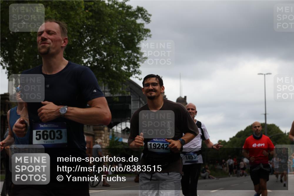 29.06.2025 - hella hamburg halbmarathon Yannick Fuchs http://msf.ph/oto/8383515 29.06.2025 10:55:06 20KM 1188, 1453, 1823, 2426, 2661, 3698, 5379, 5602, 5603, 5613, 5775, 6674, 6708, 6921, 7250, 7306, 7759, 7761, 8177, 8483, 8662, 9021, 9071, 9611, 9984, 10295, 10882, 11515, 12377, 12789, 12908, 13459, 13516, 13558, 16621, 17145, 17181, 17226, 17670, 17951, 18133, 18757, 19117, 19146, 19242 meine-sportfotos.de