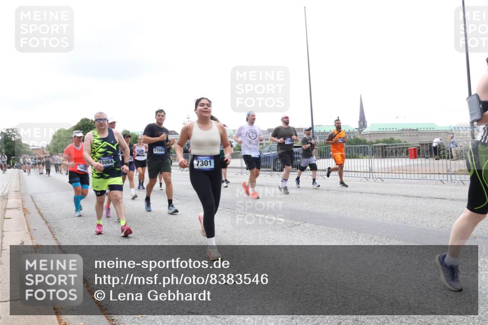 29.06.2025 - hella hamburg halbmarathon Lena Gebhardt http://msf.ph/oto/8383546 29.06.2025 10:49:38 Lombardsbrücke 16436, 7, 15064, 19071, 17089, 11558, 7301, 1040, 1041, 1525, 1625, 1805, 1888, 2067, 2212, 2466, 2527, 2541, 2668, 2862, 2927, 2997, 3070, 3183, 3232, 3383, 3943, 4403, 4525, 4527, 4589, 4769, 4809, 4870, 5076, 5106, 5463, 5552, 5694, 6191, 6694, 6989, 7301, 7305, 7339, 7366, 7650, 7679, 7931, 7936, 8065, 8549, 9015, 9162, 9245, 9261, 10033, 10038, 10130, 10333, 10403, 10479, 10683, 10704, 10782, 10785, 11558, 11631, 12124, 12388, 13764, 14545, 14692 meine-sportfotos.de