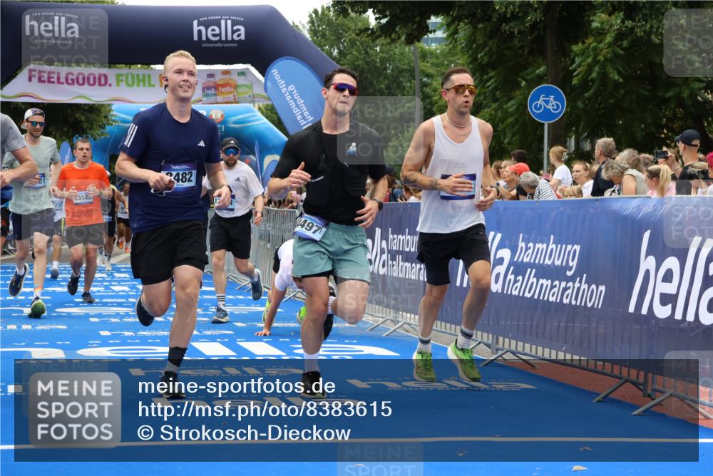 29.06.2025 - hella hamburg halbmarathon Strokosch-Dieckow http://msf.ph/oto/8383615 29.06.2025 10:46:30 Ziel 2222, 2842, 4237, 4497, 5459, 6421, 6978, 7335, 8482, 8981, 9051, 9232, 9386, 9529, 9786, 11185, 11773, 12891, 13525, 13554, 14045, 14228, 14482, 15026, 15133, 15157, 15206, 17281, 17461, 18637, 18882, 19209 meine-sportfotos.de