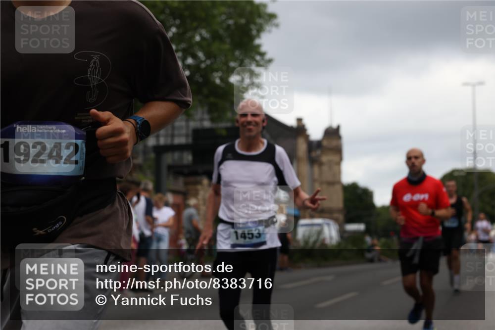 29.06.2025 - hella hamburg halbmarathon Yannick Fuchs http://msf.ph/oto/8383716 29.06.2025 10:55:07 20KM 1188, 1453, 1823, 2426, 2661, 3698, 5379, 5602, 5603, 5613, 5775, 6674, 6708, 6921, 7250, 7306, 7759, 7761, 8177, 8483, 9071, 9453, 9611, 9984, 10295, 10882, 11515, 12377, 12789, 12908, 13459, 13516, 13558, 16621, 17145, 17181, 17226, 17670, 17951, 18133, 18757, 19117, 19146, 19242 meine-sportfotos.de
