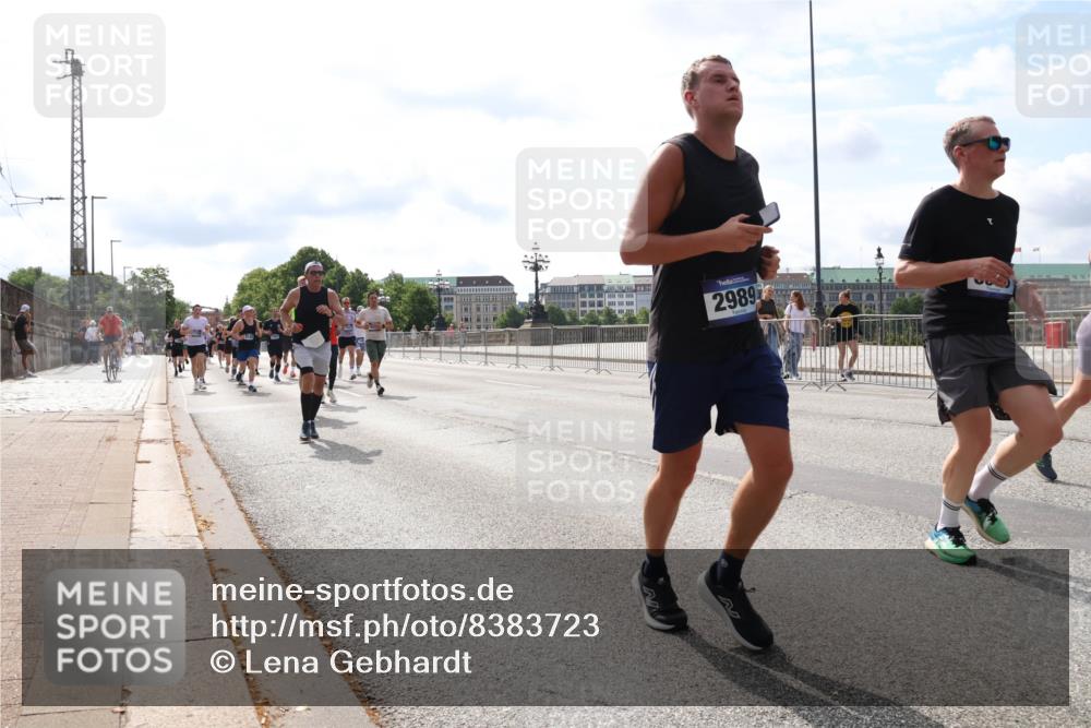 29.06.2025 - hella hamburg halbmarathon Lena Gebhardt http://msf.ph/oto/8383723 29.06.2025 10:15:42 Lombardsbrücke 2989, 1440, 1524, 2076, 2110, 2720, 2989, 3167, 3417, 3650, 4007, 4466, 4492, 4494, 5069, 5271, 5423, 5739, 5986, 6376, 6576, 7452, 7809, 7810, 7897, 7941, 7942, 8256, 8554, 8746, 8885, 9192, 9307, 9423, 9657, 9675, 9847, 9997, 10108, 10608, 10775, 10858, 11113, 11303, 11478, 11774, 11783, 11818, 12427, 12457, 12469, 12521, 13179, 13197, 13453, 13500, 13818, 13951, 14413, 14423, 14550, 14552, 15150, 15307, 15740 meine-sportfotos.de