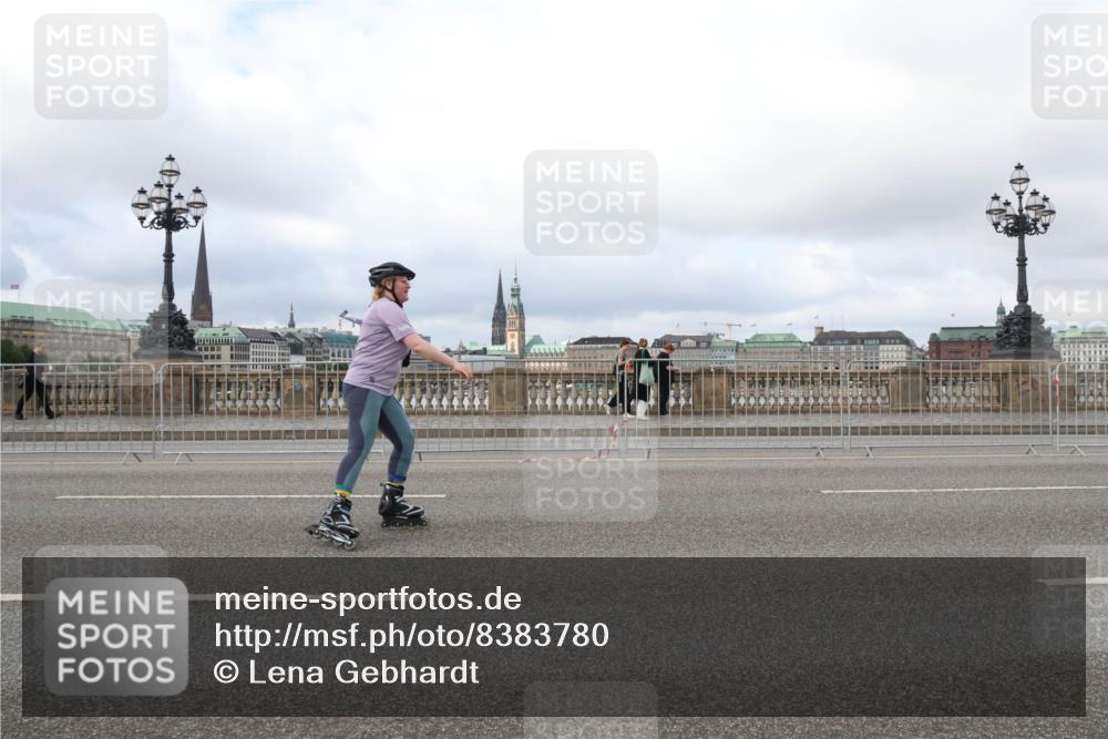 29.06.2025 - hella hamburg halbmarathon Lena Gebhardt http://msf.ph/oto/8383780 29.06.2025 09:15:25 Lombardsbrücke  meine-sportfotos.de