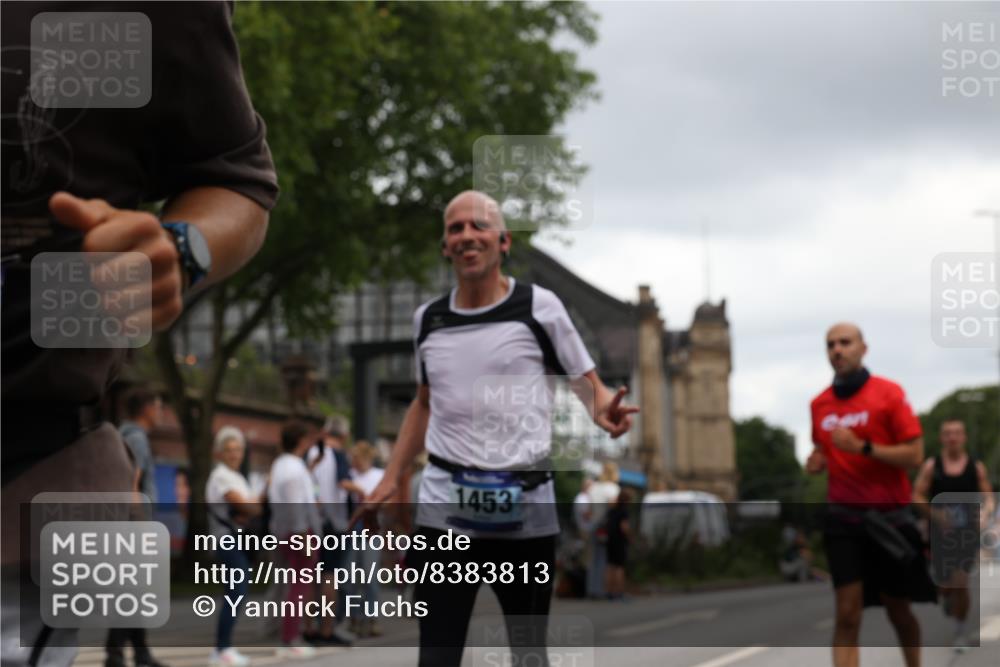 29.06.2025 - hella hamburg halbmarathon Yannick Fuchs http://msf.ph/oto/8383813 29.06.2025 10:55:07 20KM 1188, 1453, 1823, 2426, 2661, 3698, 5379, 5602, 5603, 5613, 5775, 6674, 6708, 6921, 7250, 7306, 7759, 7761, 8177, 8483, 9071, 9453, 9611, 9984, 10295, 10882, 11515, 12377, 12789, 12908, 13459, 13516, 13558, 16621, 17145, 17181, 17226, 17670, 17951, 18133, 18757, 19117, 19146, 19242 meine-sportfotos.de