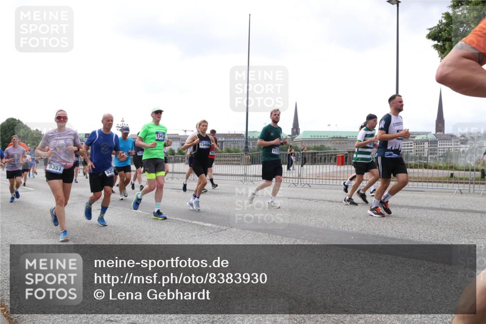 29.06.2025 - hella hamburg halbmarathon Lena Gebhardt http://msf.ph/oto/8383930 29.06.2025 10:40:26 Lombardsbrücke 975, 5351, 535, 1341, 13466, 1018, 1037, 1058, 1076, 1291, 1691, 2019, 2042, 2109, 2173, 2206, 2254, 2515, 2572, 2762, 2763, 2866, 2888, 3237, 3293, 3295, 3306, 3515, 3607, 3808, 3810, 4044, 4173, 4271, 4411, 4471, 4612, 4756, 4906, 4972, 5059, 5113, 5229, 5263, 5351, 5352, 5702, 5877, 5901, 5975, 6076, 6097, 6163, 6229, 6278, 6280, 6363, 6463, 6548, 6673, 6750, 6866, 6876, 6890, 6920, 7108, 7174, 7455, 7675, 7850, 7956, 8307, 8378, 8391 meine-sportfotos.de