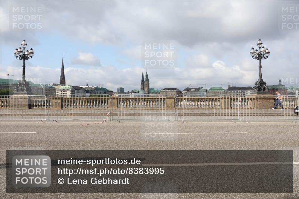 29.06.2025 - hella hamburg halbmarathon Lena Gebhardt http://msf.ph/oto/8383995 29.06.2025 08:52:41 Lombardsbrücke  meine-sportfotos.de