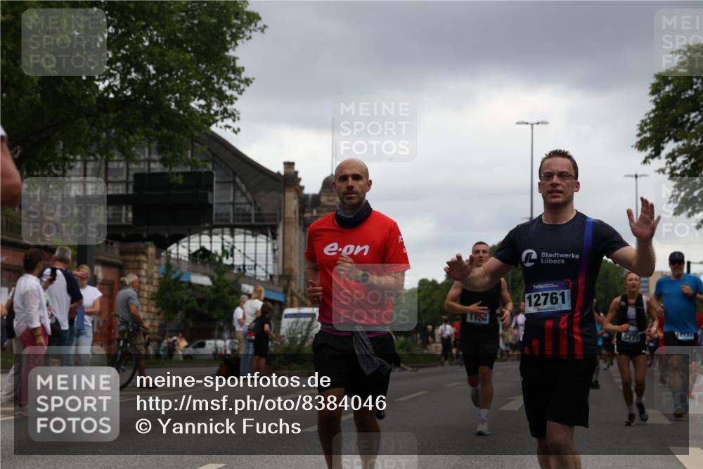29.06.2025 - hella hamburg halbmarathon Yannick Fuchs http://msf.ph/oto/8384046 29.06.2025 10:55:08 20KM 1188, 1453, 1823, 2426, 2661, 3698, 5379, 5602, 5603, 5613, 5775, 6674, 6708, 6921, 7250, 7306, 7759, 7761, 8177, 8483, 9071, 9453, 9611, 9984, 10295, 10882, 11515, 12377, 12789, 12908, 13459, 13516, 13558, 16621, 17145, 17181, 17226, 17670, 17951, 18133, 18757, 19117, 19146, 19242 meine-sportfotos.de