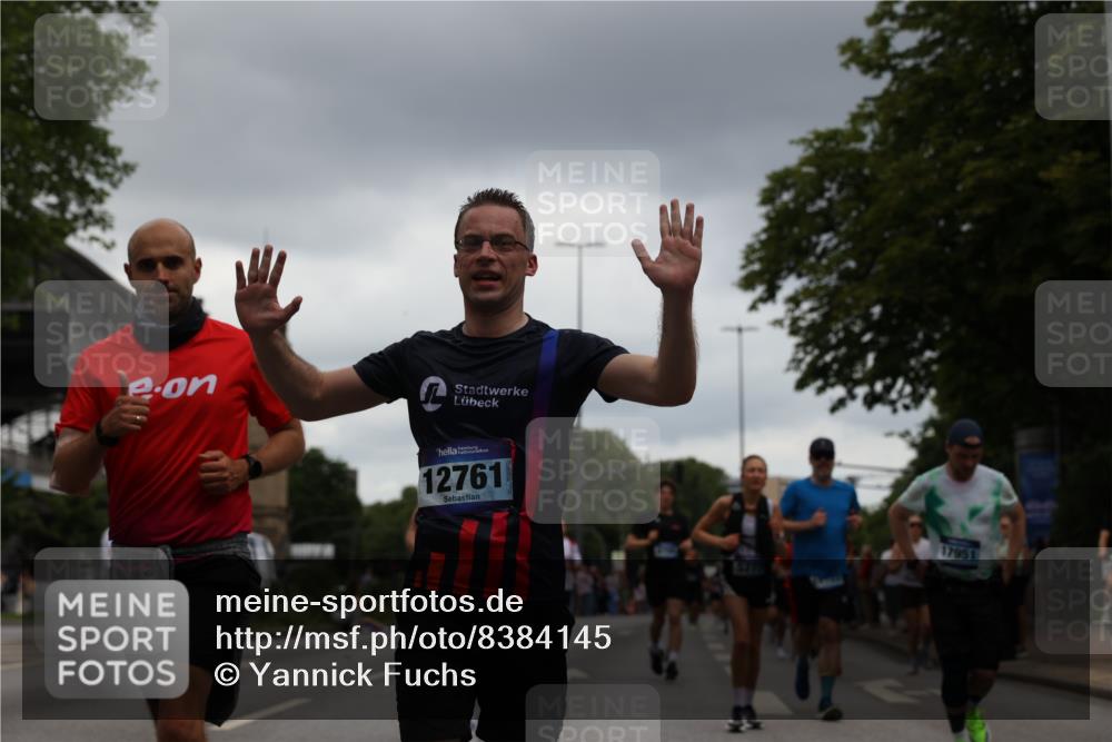 29.06.2025 - hella hamburg halbmarathon Yannick Fuchs http://msf.ph/oto/8384145 29.06.2025 10:55:08 20KM 1188, 1453, 1823, 2426, 2661, 3698, 5379, 5602, 5603, 5613, 5775, 6674, 6708, 6921, 7250, 7306, 7759, 7761, 8177, 8483, 9071, 9453, 9611, 9984, 10295, 10882, 11515, 12377, 12789, 12908, 13459, 13516, 13558, 16621, 17145, 17181, 17226, 17670, 17951, 18133, 18757, 19117, 19146, 19242 meine-sportfotos.de